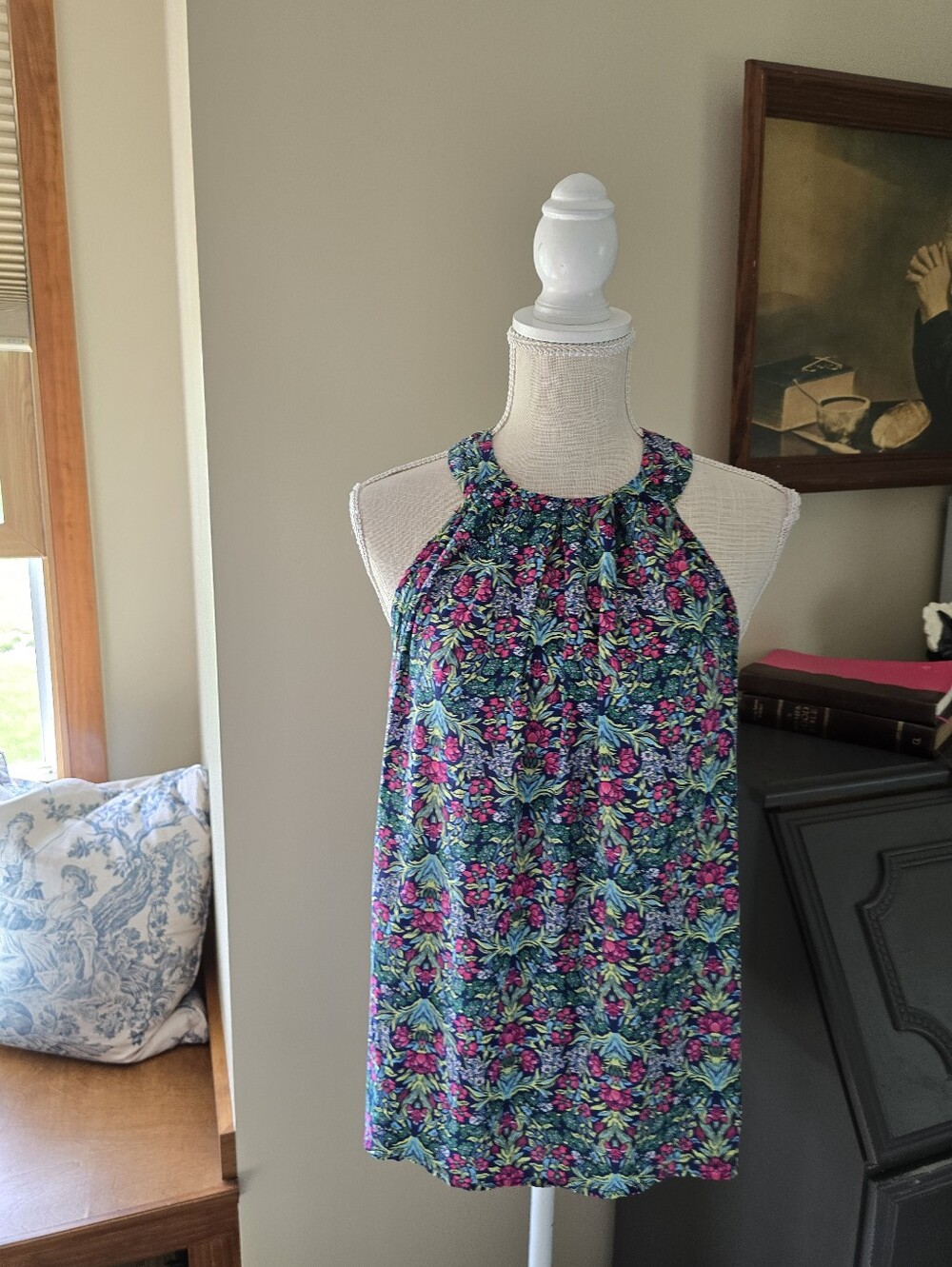 Antibes Blanc Size Medium Floral Sleeveless Blouse Flowy Tank Top